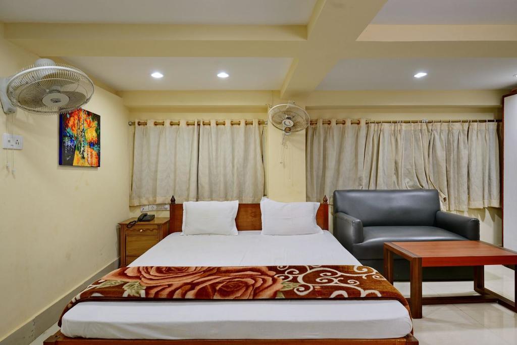 Hôtel Marina Beach House à Purî Extérieur photo